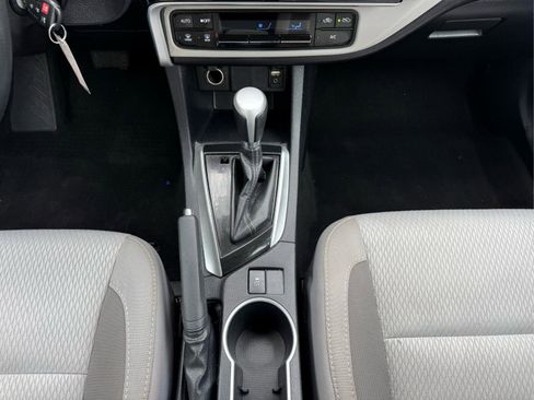 Used 2019 Toyota Corolla LE FWD image 24