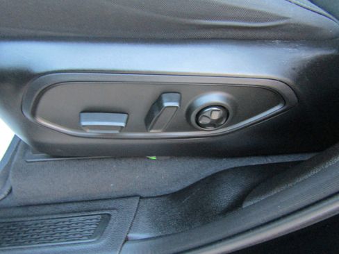 Used 2024 Jeep Grand Cherokee Laredo w/ Luxury Tech Group I image 21