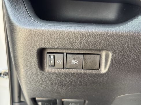 Used 2025 Toyota RAV4 XLE FWD image 25