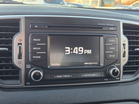 Used 2017 Kia Sportage LX image 31