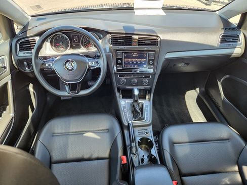 Certified 2021 Volkswagen Golf 4-Door FWD image 24
