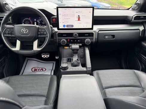 Used 2025 Toyota 4Runner 4WD image 10