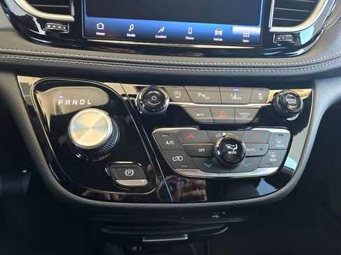 New 2026 Chrysler Pacifica Select w/ S Appearance Package image 14