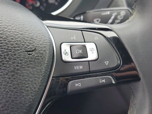 Used 2020 Volkswagen Tiguan SE image 31