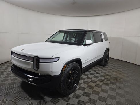 Used 2024 Rivian R1S Adventure AWD/4WD image 1