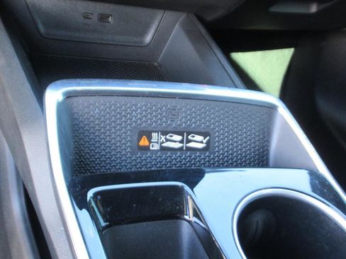 Used 2025 Chevrolet Equinox LT w/ Convenience Package II image 25