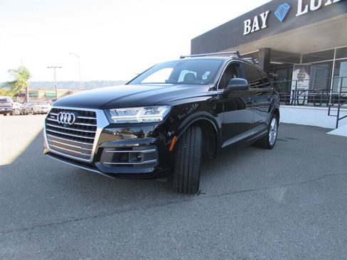 Used 2017 Audi Q7 3.0T Prestige w/ Prestige Package AWD/4WD image 4