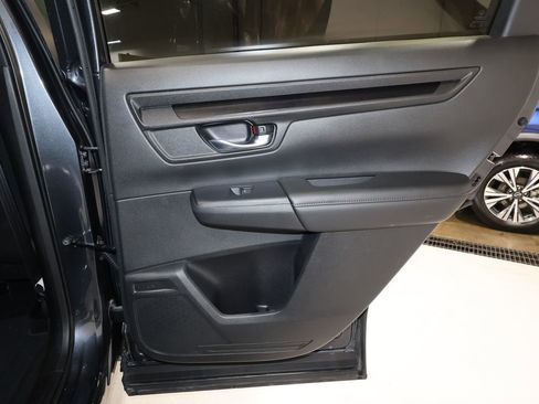 Used 2025 Honda CR-V LX image 19