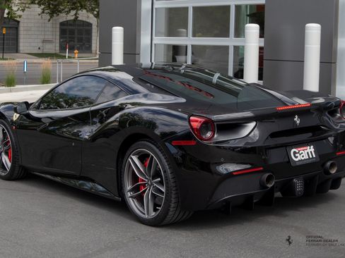 Used 2016 Ferrari 488 GTB RWD image 3