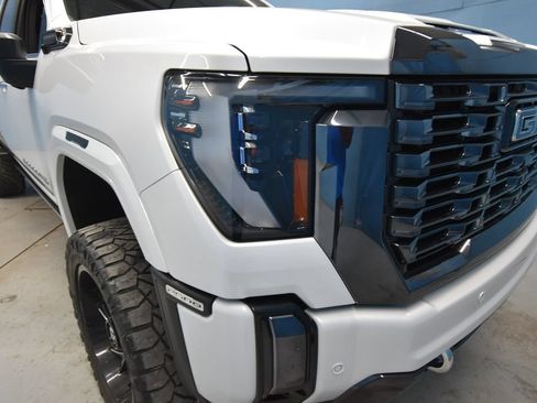 Used 2024 GMC Sierra 2500 Denali Ultimate AWD/4WD image 39