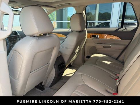 Used 2015 Lincoln MKX FWD w/ Equipment Group 102A image 4