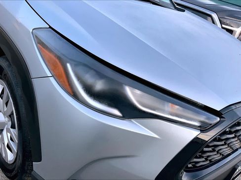 Used 2025 Toyota Corolla Cross L image 27