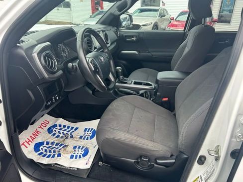 Used 2017 Toyota Tacoma TRD Sport w/ Tow Package image 13