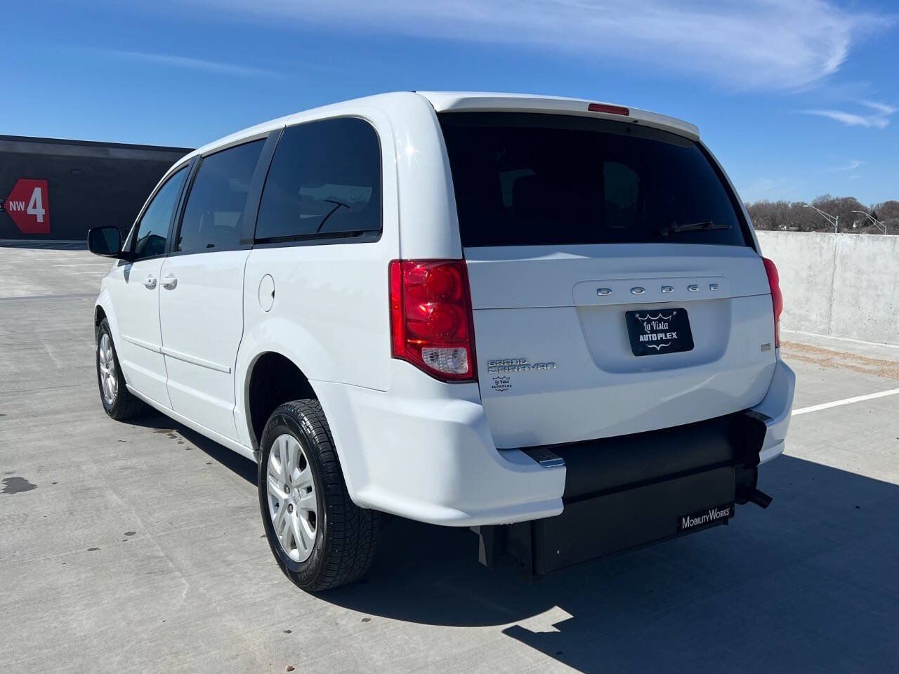 Used 2015 Dodge Grand Caravan SE w/ Quick Order Package 29E SE FWD image 8