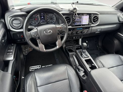 Used 2021 Toyota Tacoma TRD Off-Road image 15