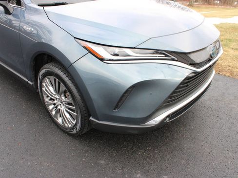 Used 2021 Toyota Venza Limited w/ Advanced Technology Package image 5