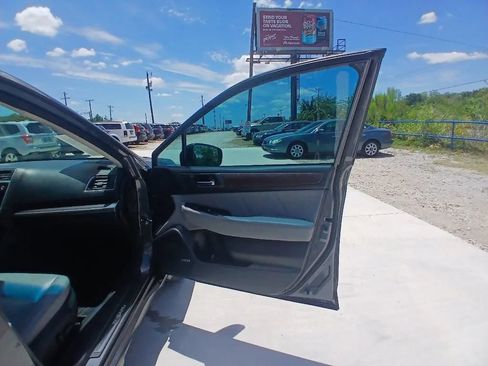 Used 2018 Subaru Outback 2.5i Limited AWD/4WD image 21