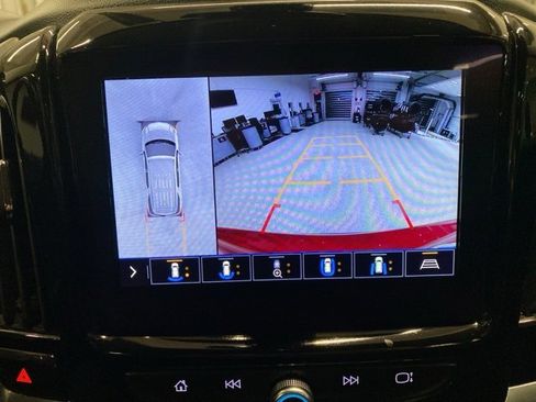 Certified 2021 Chevrolet Traverse LT w/ LT Premium Package image 23