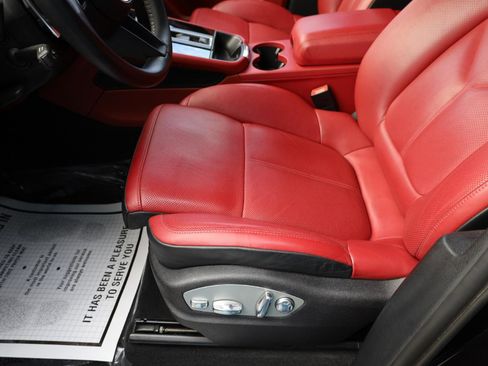 Used 2024 Porsche Macan S AWD/4WD image 9