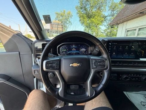 Used 2024 Chevrolet Silverado 3500 LT w/ Convenience Package AWD/4WD image 9