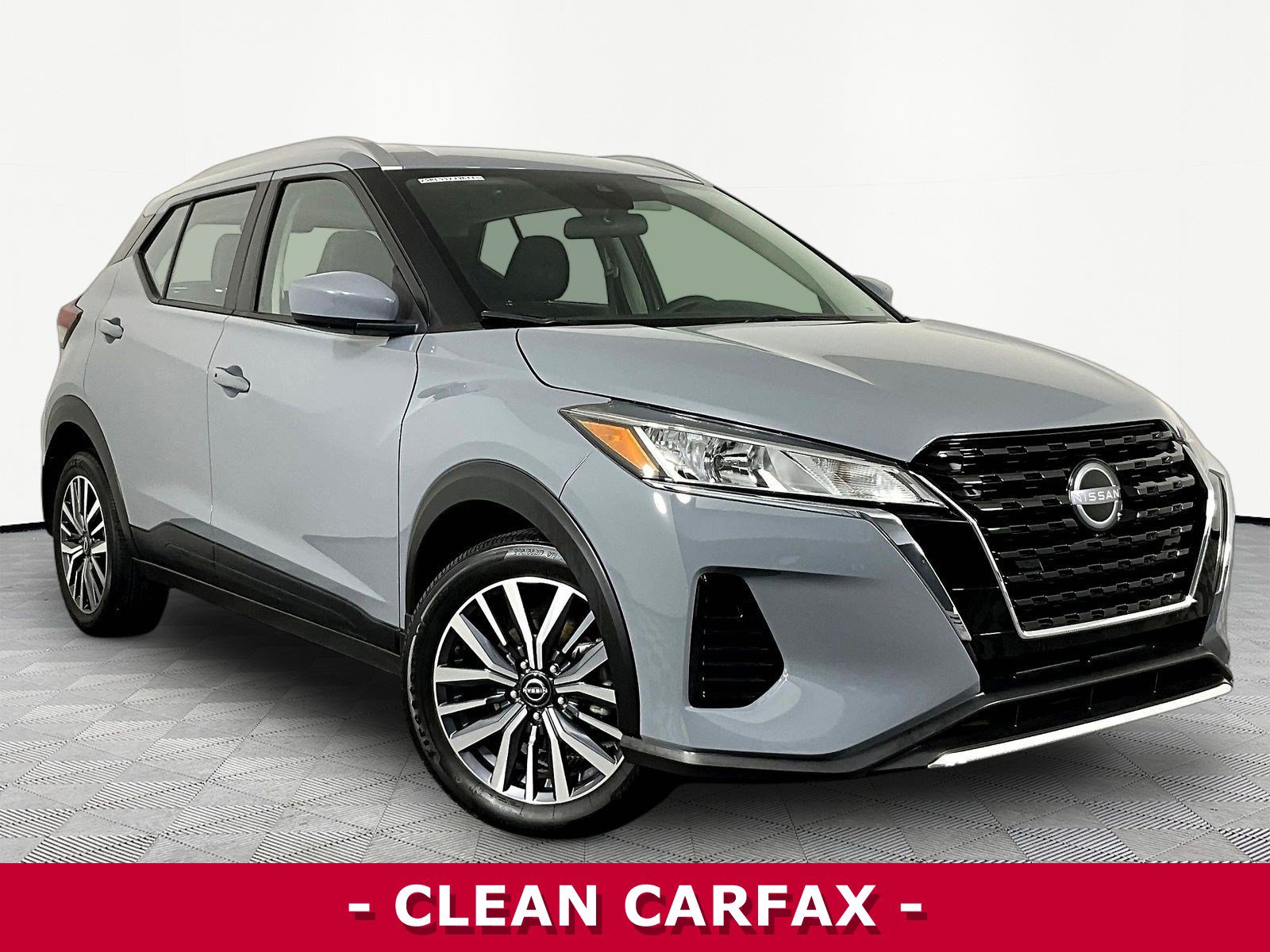 Used 2024 Nissan Kicks SV FWD image 3