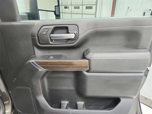 Used 2022 Chevrolet Silverado 3500 LT w/ Convenience Package image 37