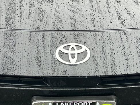 Used 2025 Toyota Camry SE FWD image 6