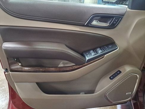 Used 2018 Chevrolet Suburban LT w/ LT Signature Package image 23