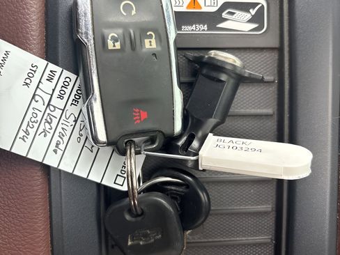 Used 2018 Chevrolet Silverado 1500 High Country image 23