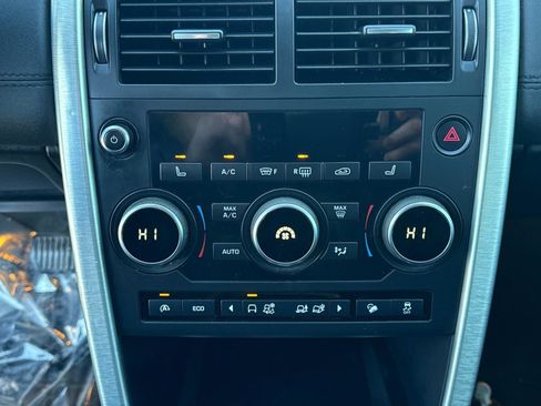 Used 2017 Land Rover Discovery Sport HSE image 25