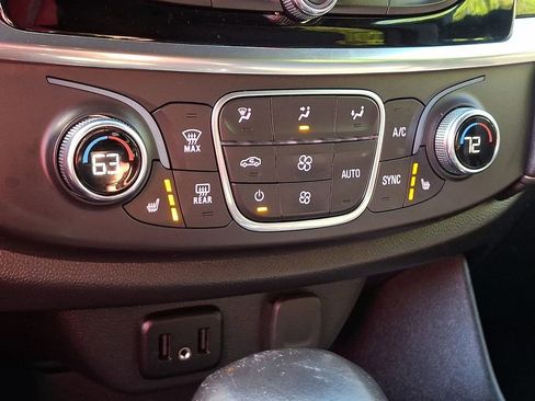 Used 2022 Chevrolet Traverse LT AWD/4WD image 15
