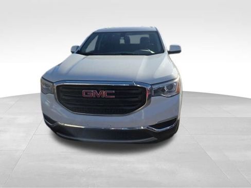 Used 2017 GMC Acadia SLE image 2