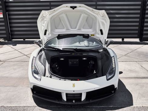 Used 2017 Ferrari 488 GTB RWD image 21