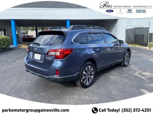 Used 2017 Subaru Outback 2.5i Limited image 4