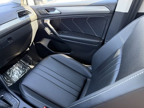 Certified 2024 Volkswagen Tiguan SE image 16
