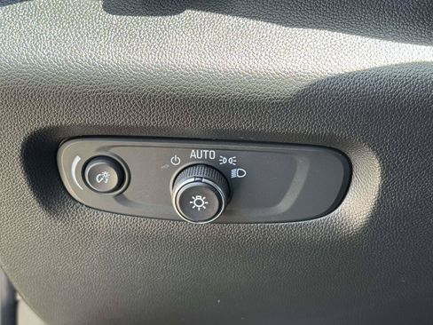 Used 2023 Chevrolet Traverse RS AWD/4WD image 19