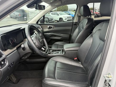 Used 2023 Kia Sorento EX image 15