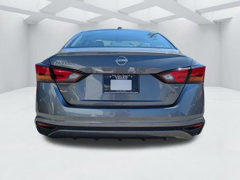 Used 2025 Nissan Altima 2.5 SV FWD image 5