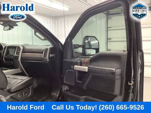 Used 2017 Ford F350 Lariat w/ Lariat Value Package AWD/4WD image 9