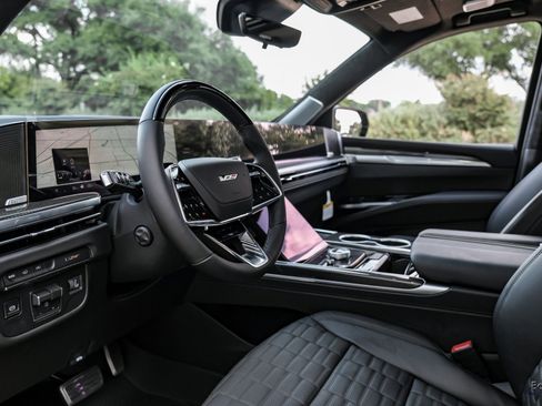 Used 2026 Cadillac Escalade V w/ LPO, Floor Liner Package image 33