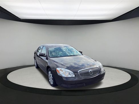 Used 2008 Buick Lucerne CXL w/ Driver Confidence Package FWD image 2