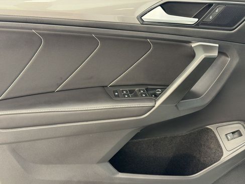 Certified 2024 Volkswagen Tiguan SE FWD image 13