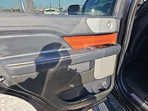 Used 2022 Lincoln Navigator Reserve image 28