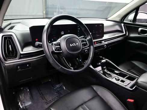 Used 2024 Kia Sorento S w/ Panoramic Sunroof Package AWD/4WD image 13