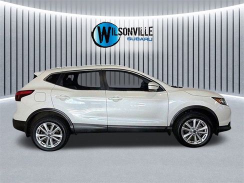 Used 2019 Nissan Rogue Sport SV image 14