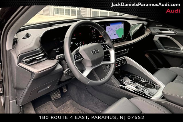 Used 2025 Audi Q5 Premium Plus w/ Premium Plus AWD/4WD image 11