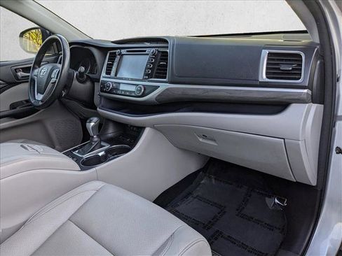 Used 2018 Toyota Highlander Limited Platinum image 20
