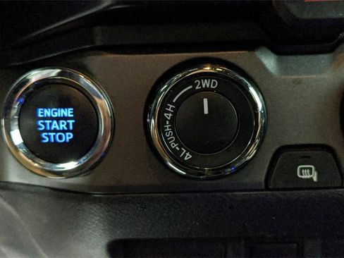 Used 2020 Toyota Tacoma TRD Sport image 27