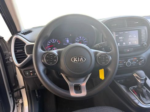 Used 2020 Kia Soul S FWD image 11