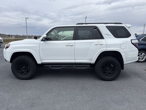 Used 2024 Toyota 4Runner TRD Off-Road Premium image 5